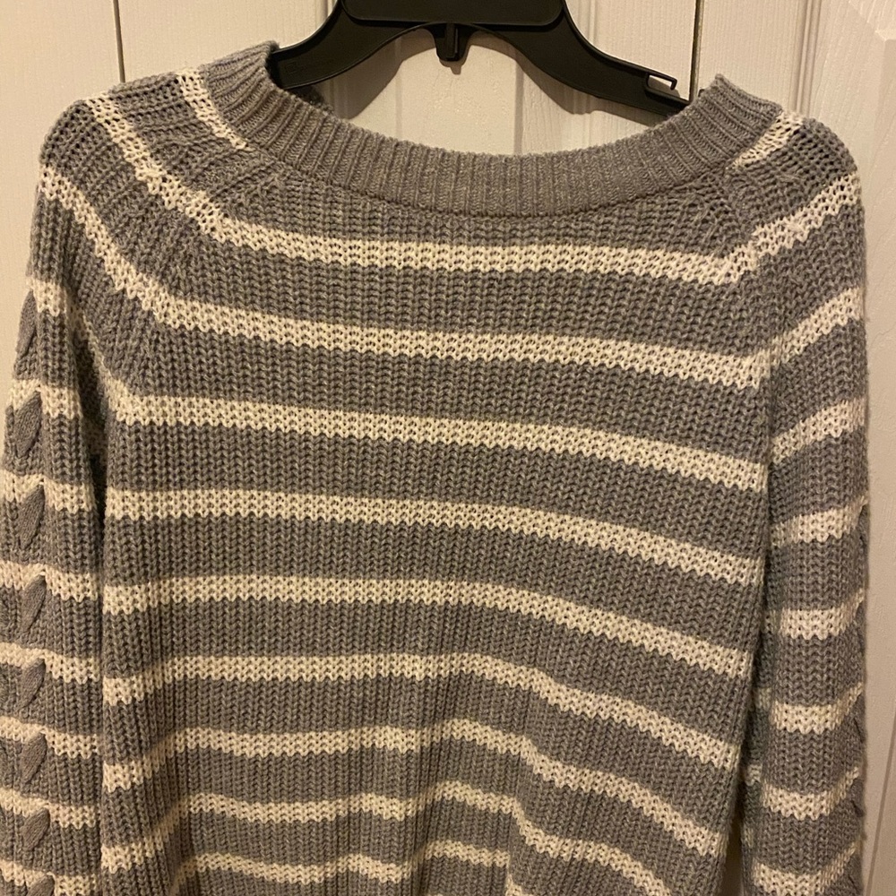 White and grey stripped sweater